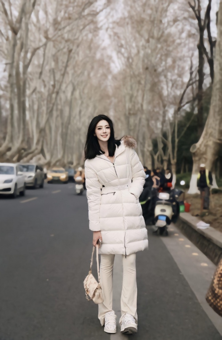 煙雨下江南！卓識游南京：卿言一句梧桐美 吾種梧桐滿(mǎn)京城