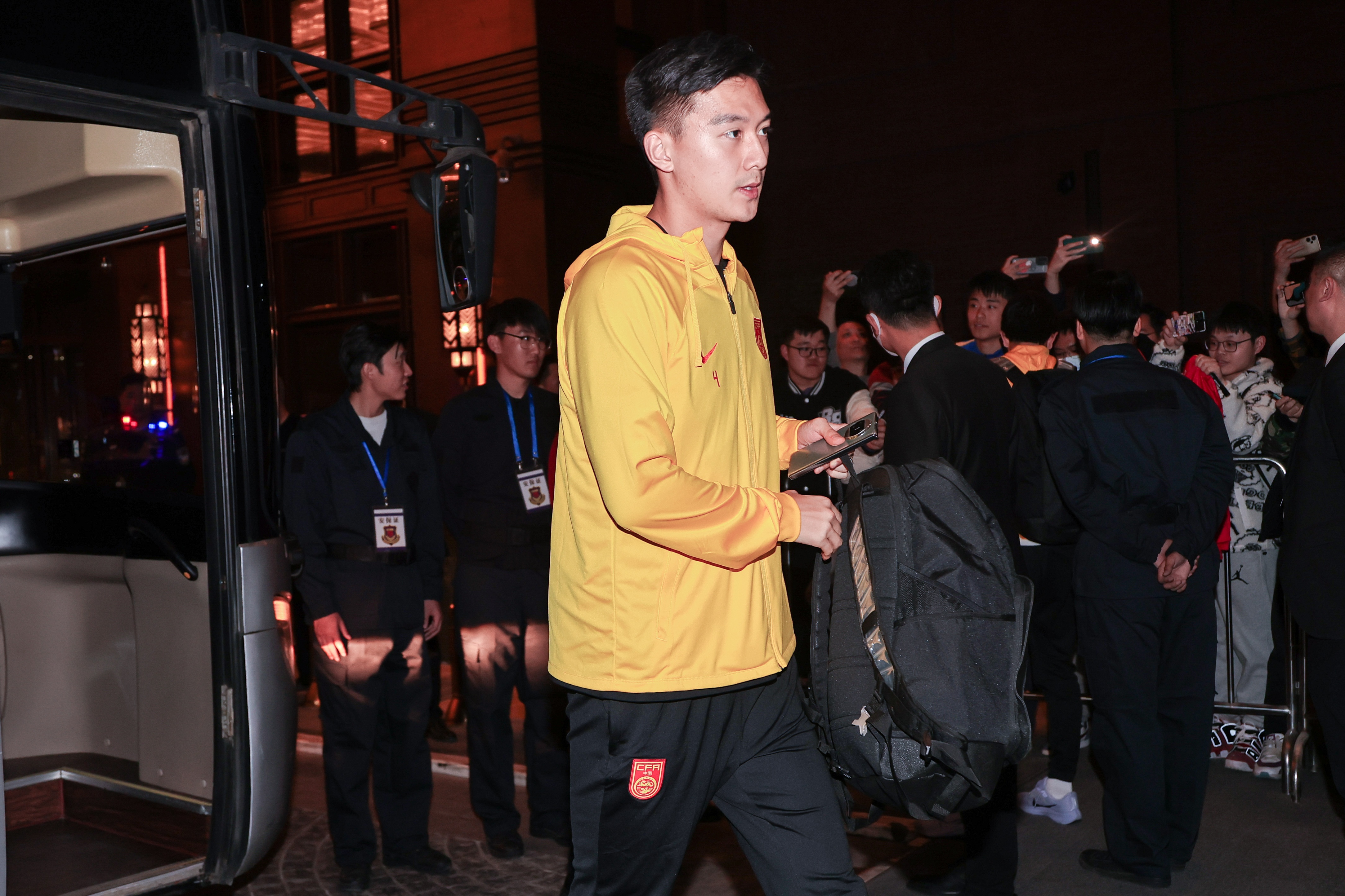 津媒：李源一表現達標后伊萬(wàn)火速招入，蔣圣龍讓國足教練組舒緩